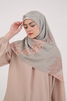 Hazel Square in Green