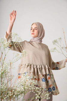 Rahrah Ruffled Top Brown