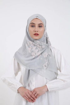 Sakura Scarf in Green